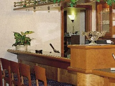 Trip Hamm Κόμπλεντς